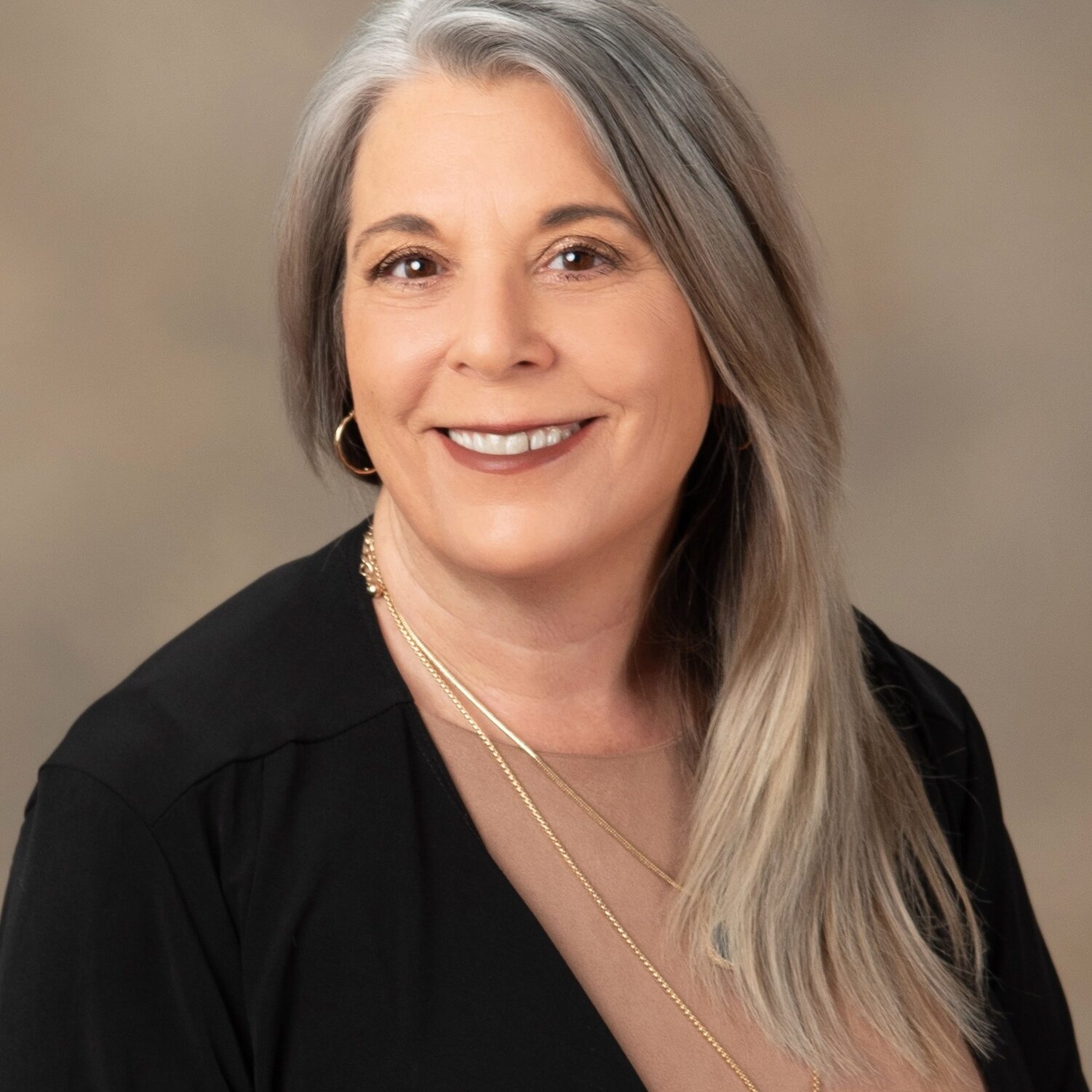 <b>Laura Watts</b></i><br /> Berkshire Hathaway